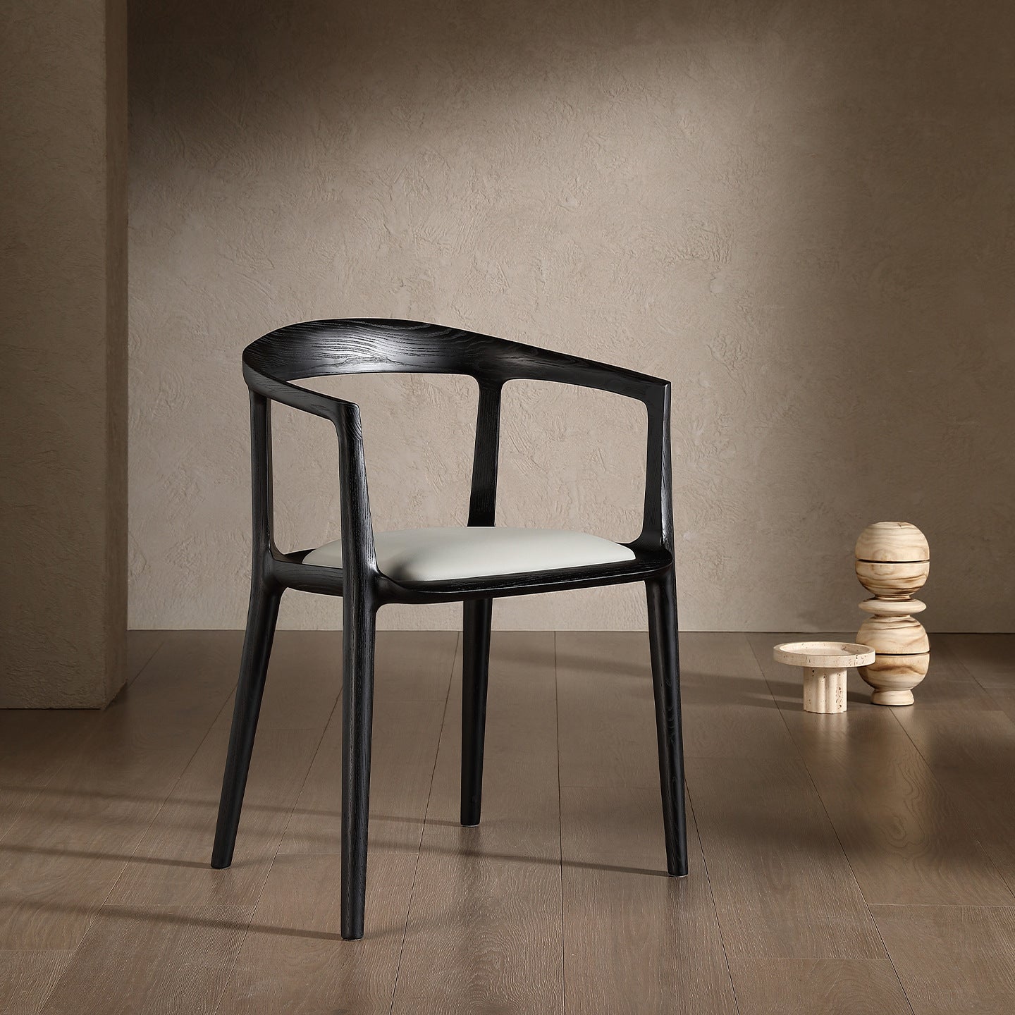 Italian Designer Solid Wood Chair with Armrest – Modern Luxury Dining and Lounge Chair
